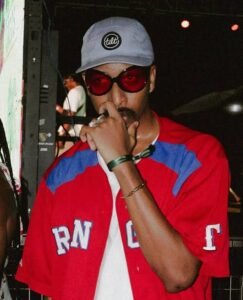 Abstraktt Biography 
