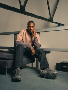 oSHAMO Biography
