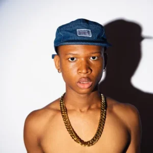 R33NZO biography